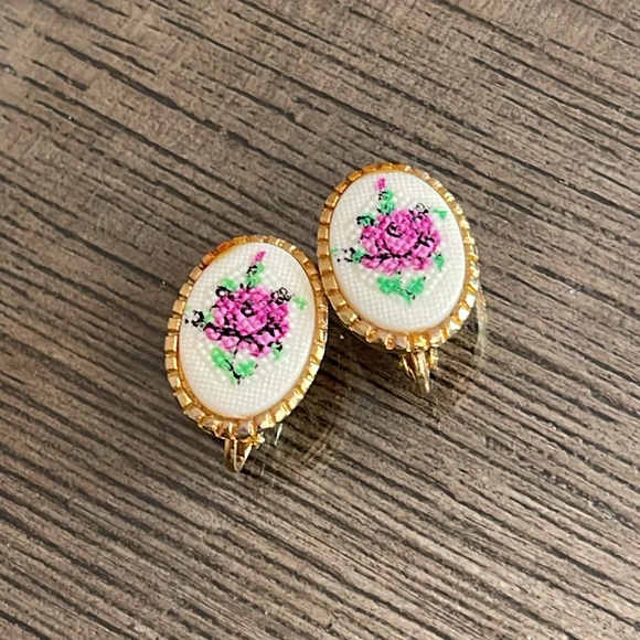 Vintage Faux Petit Point Purple Rose Clip Earrings - Picture 2 of 16